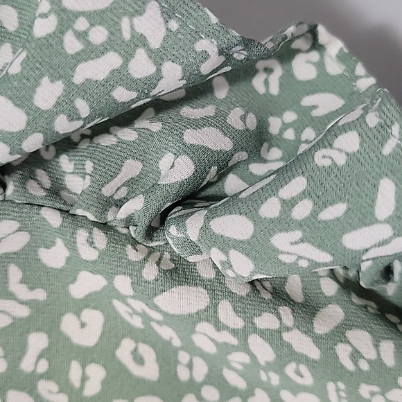 Peplum blouses - Picture 8 of 9